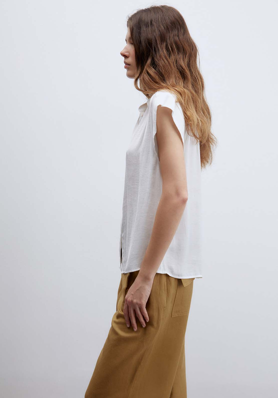 Buttons Loose-Fit Top - White