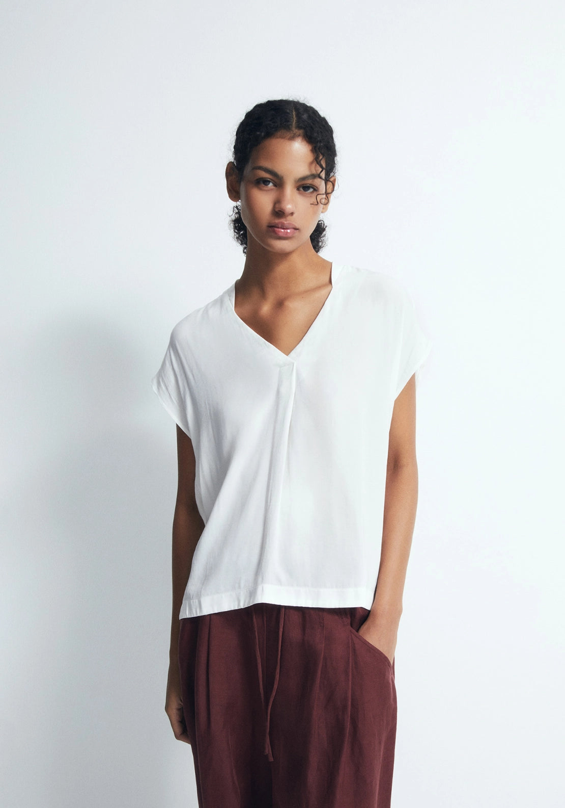 Loose-Fit V-Neck Top - White