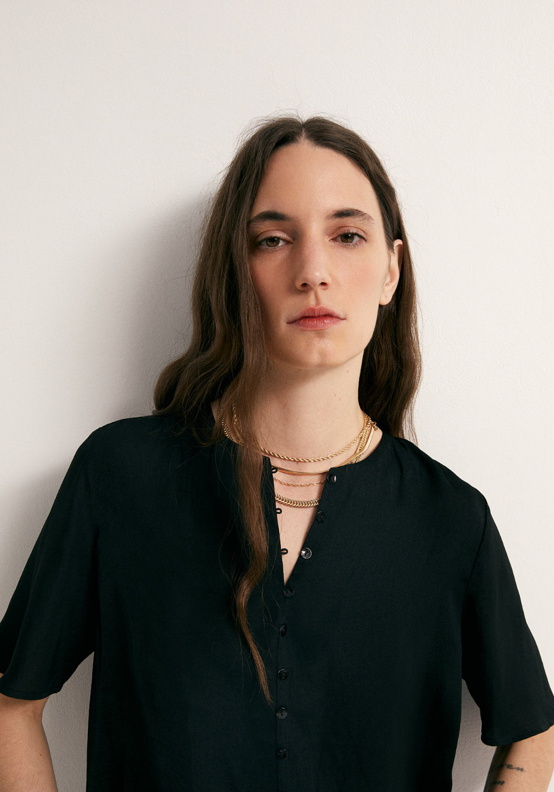 Short-Sleeved V-Neck Blouse - Black