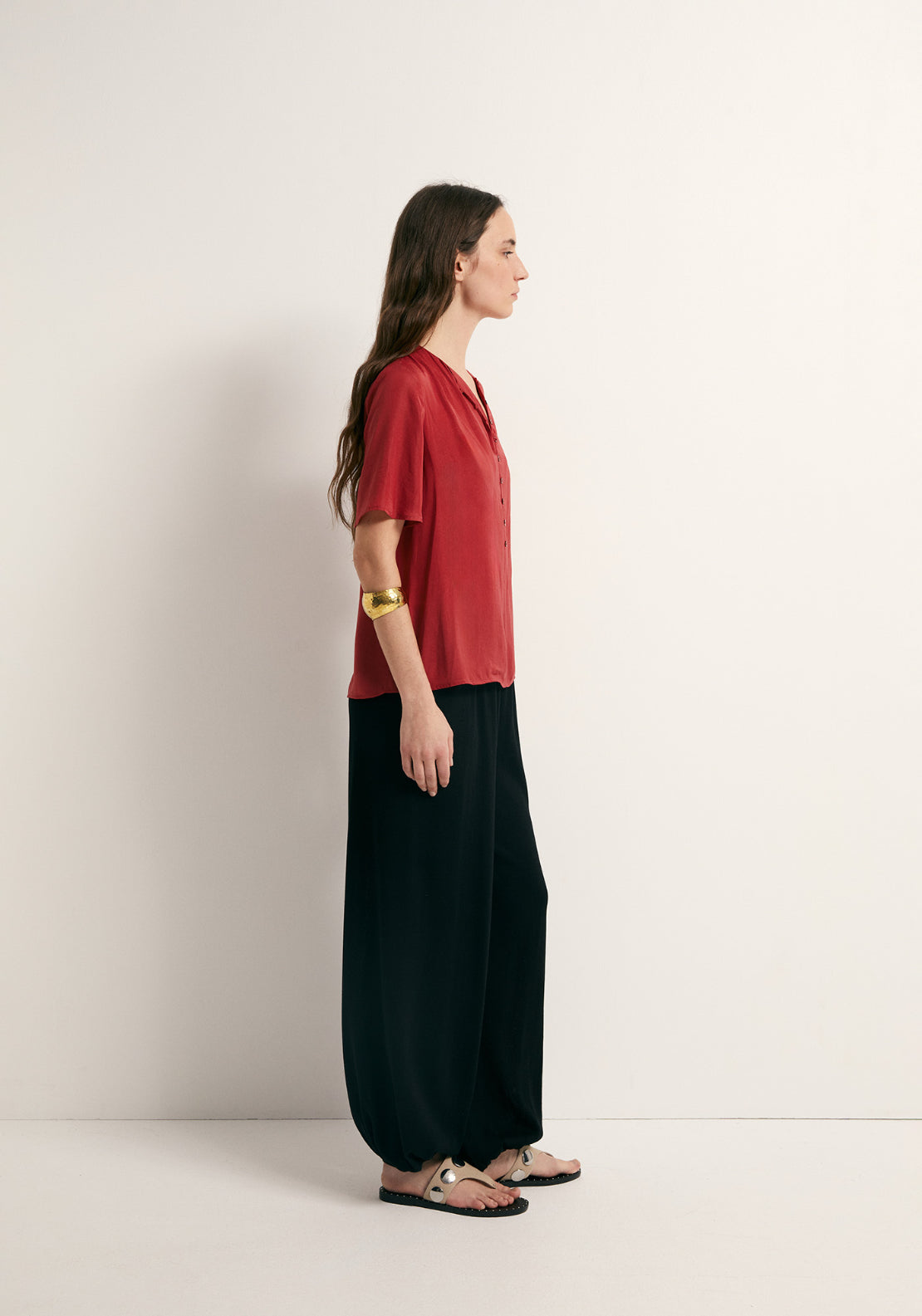 Short-Sleeved V-Neck Blouse - Red