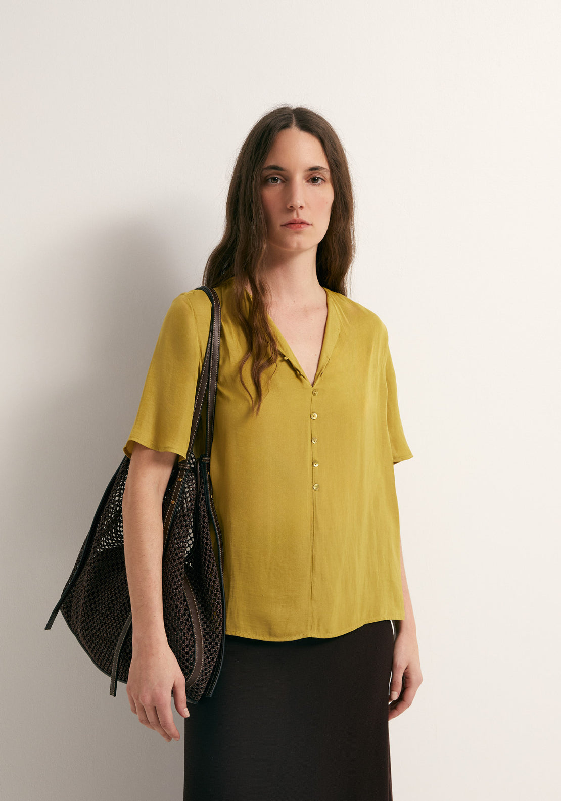 Short-Sleeved V-Neck Blouse - Green