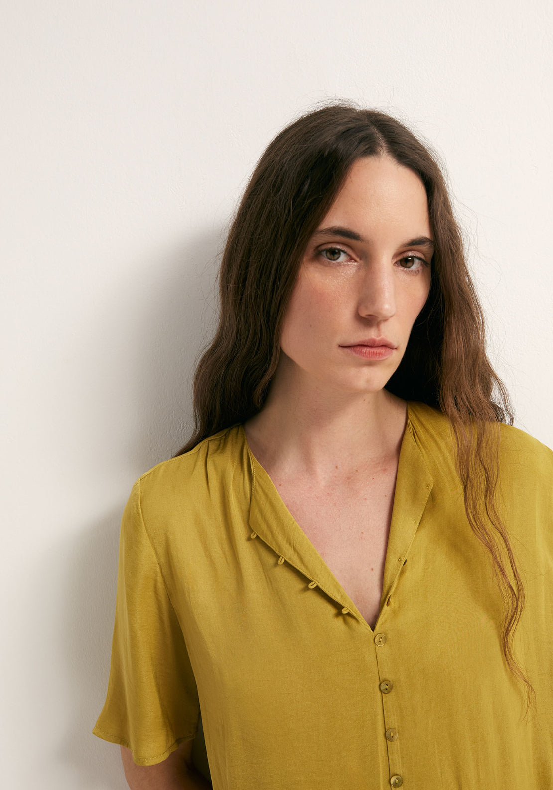 Short-Sleeved V-Neck Blouse - Green