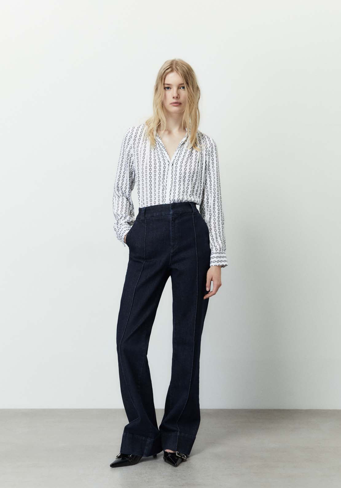 Sfera Printed loose-fit blouse - White And Black 3 Shaws Department Stores