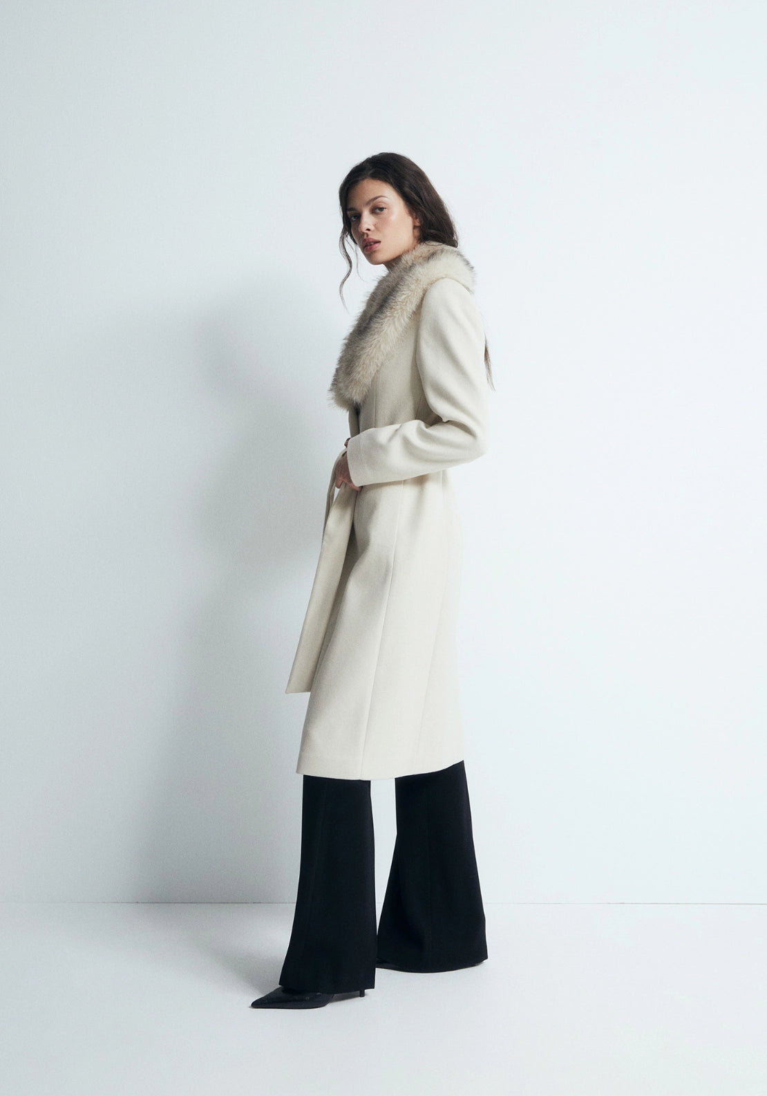 Wool Effect Coat With Fur Lapel - White