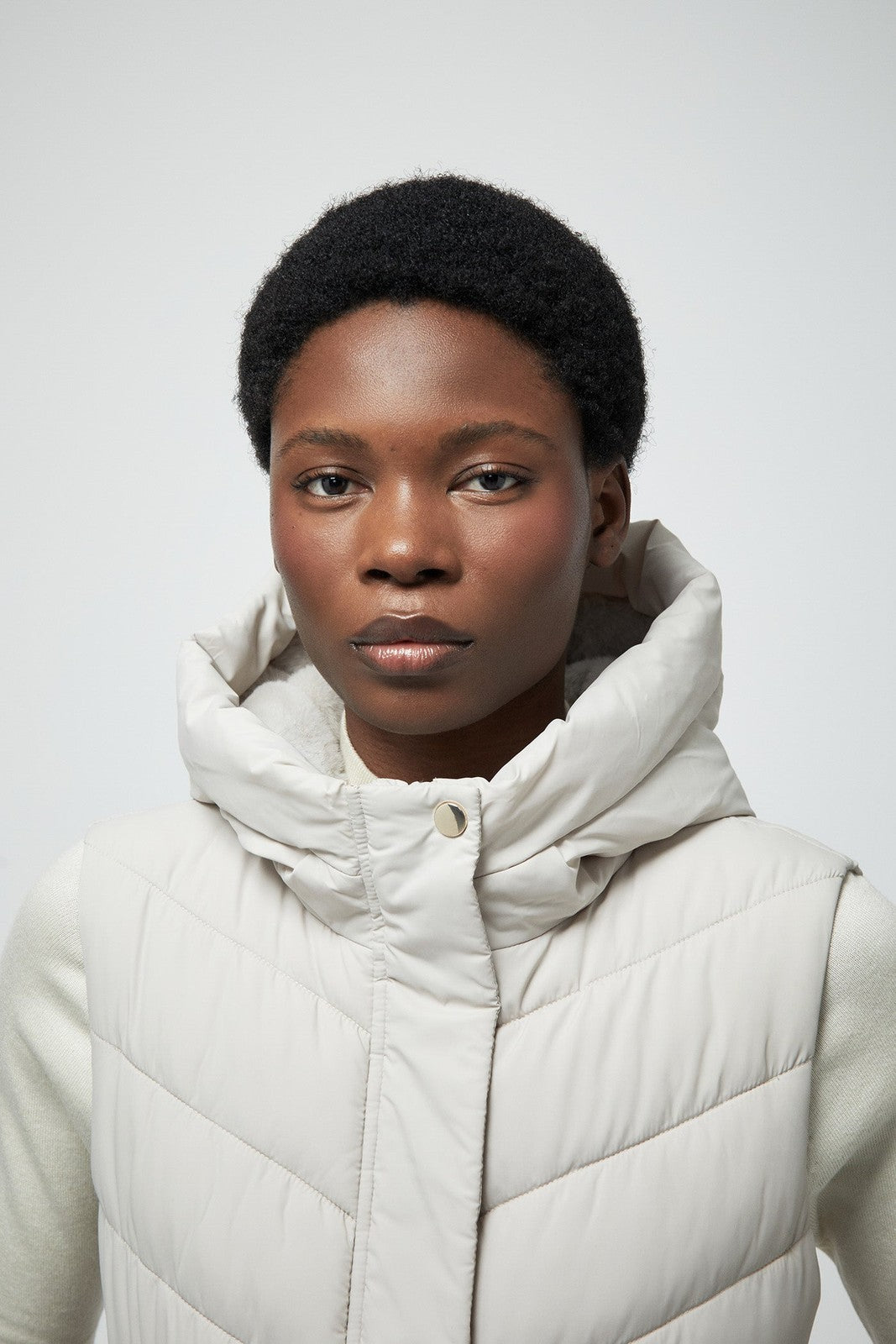 Short Hooded Gilet - Ice