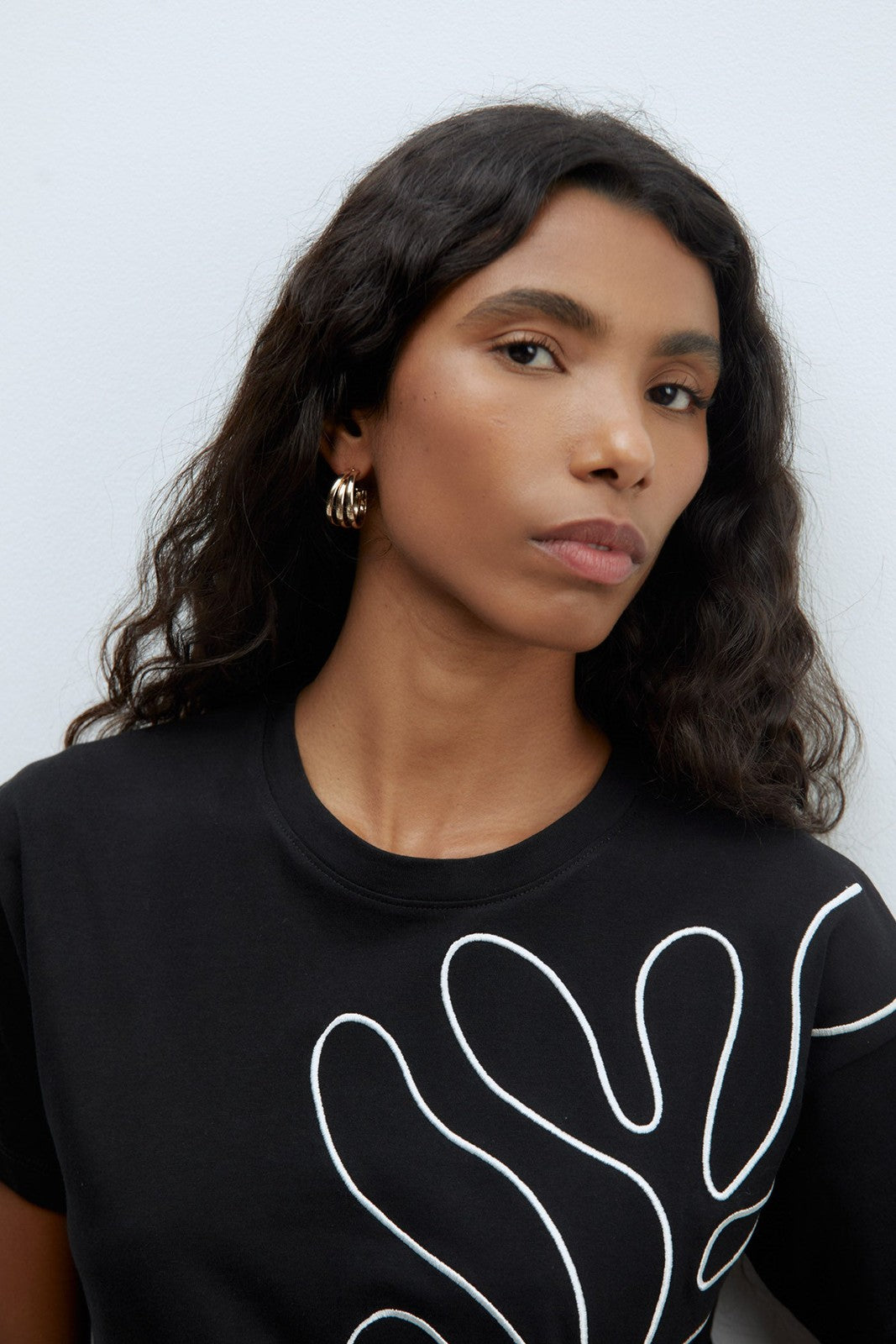 Sfera Embroidered silhouette T-shirt - Black 4 Shaws Department Stores