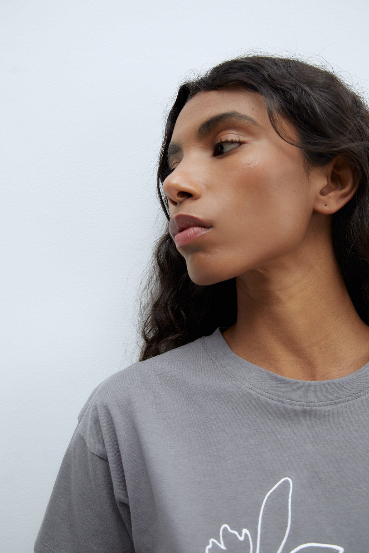Sfera Embroidered silhouette T-shirt - Grey Medium 3 Shaws Department Stores