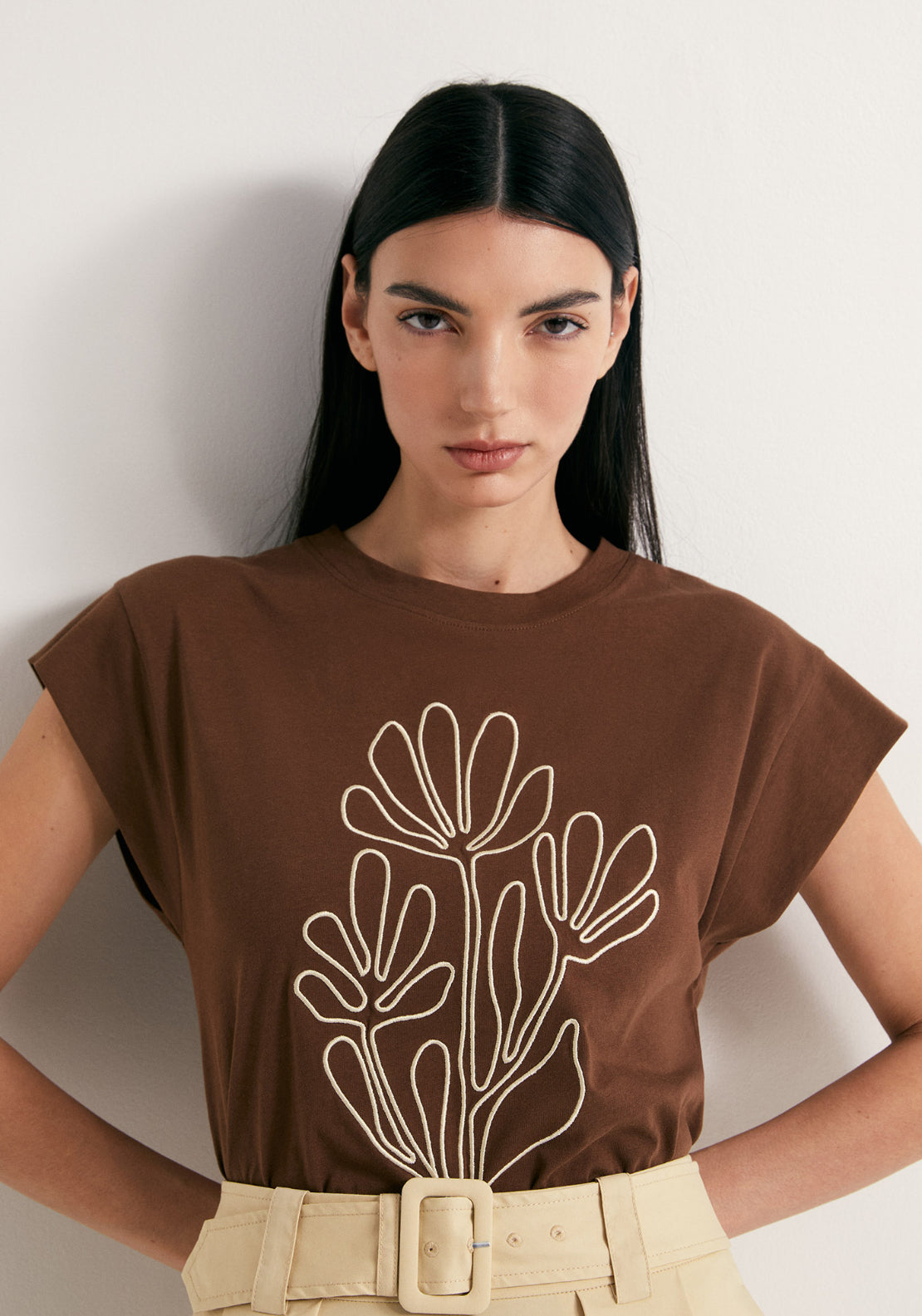 Embroidered Silhouette T-Shirt - Brown