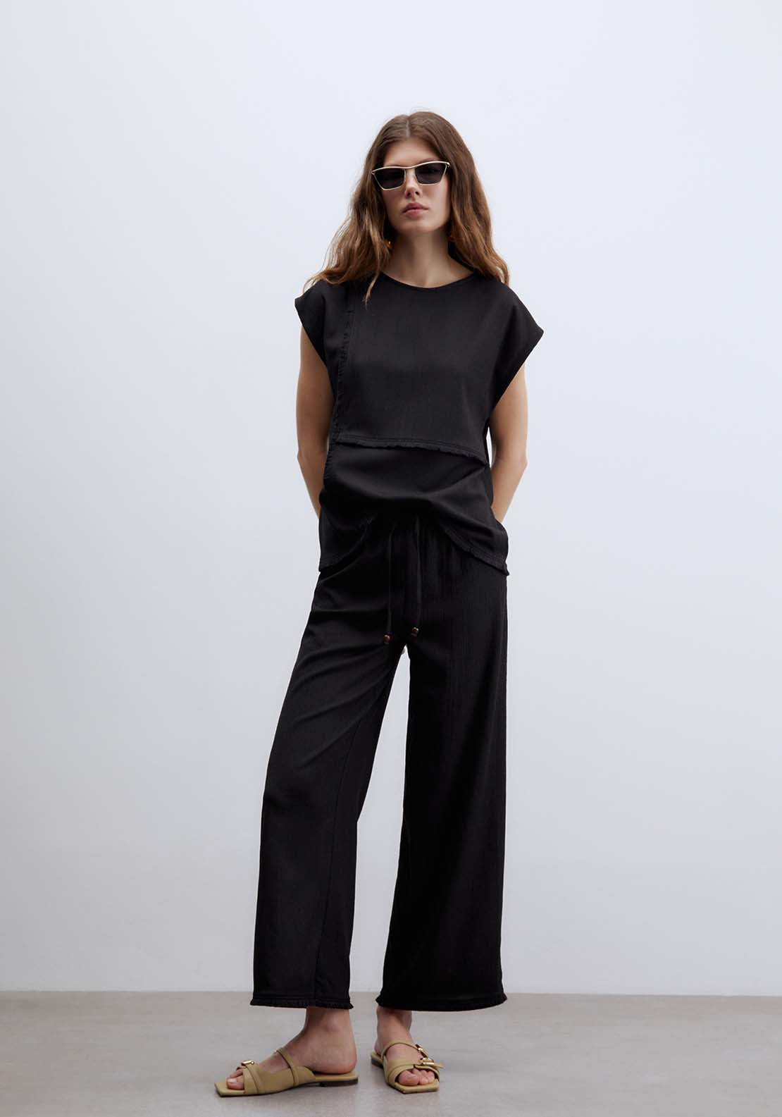 Fringe Hem Textured Trousers - Black