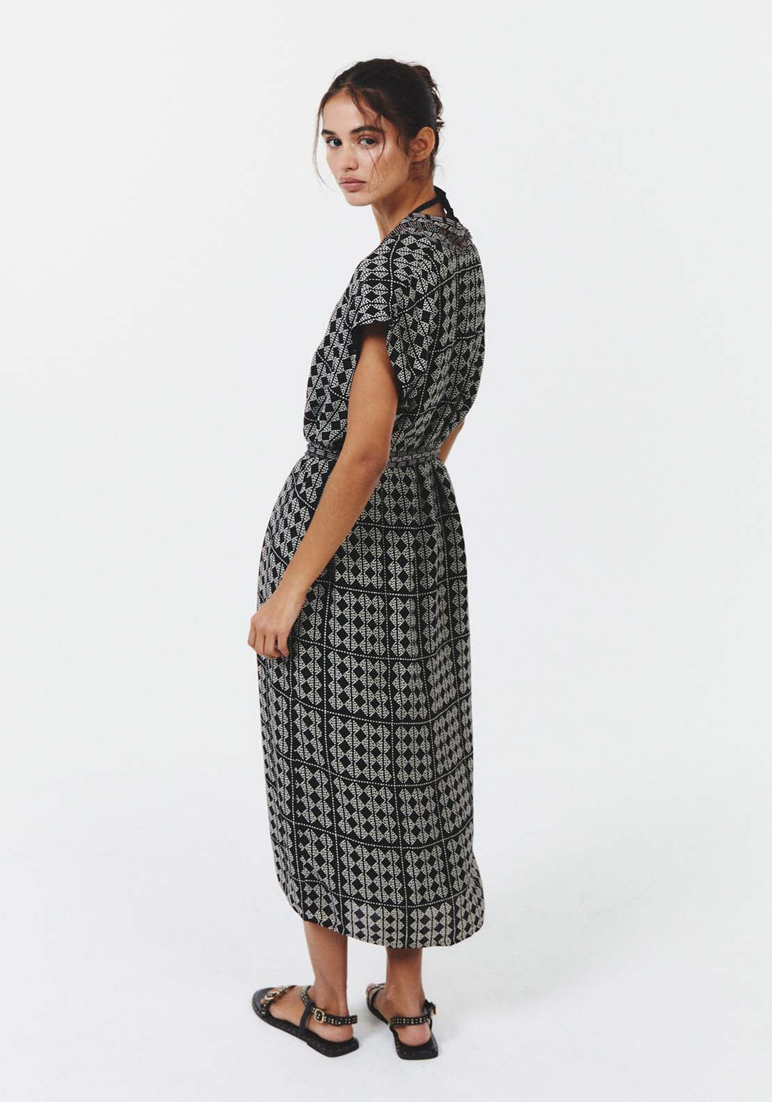 Sfera Short-sleeved kimono - Black 5 Shaws Department Stores