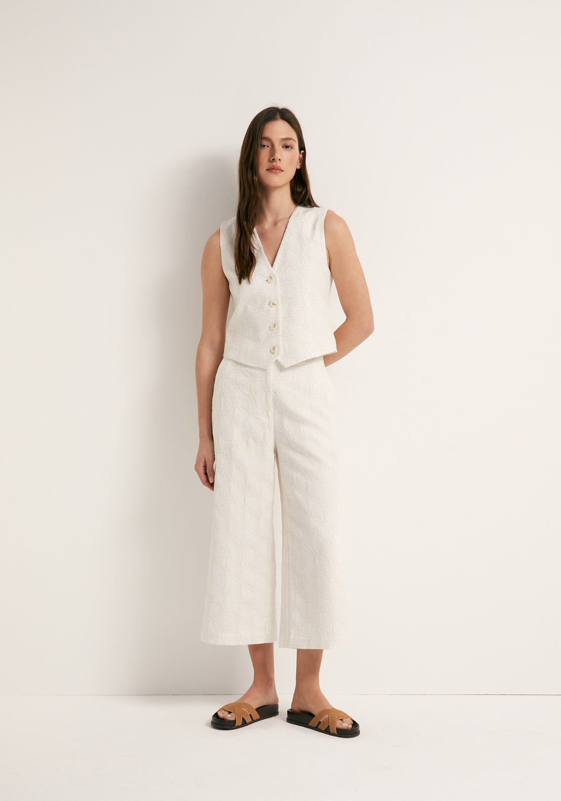 Embroidered Linen Trousers - White