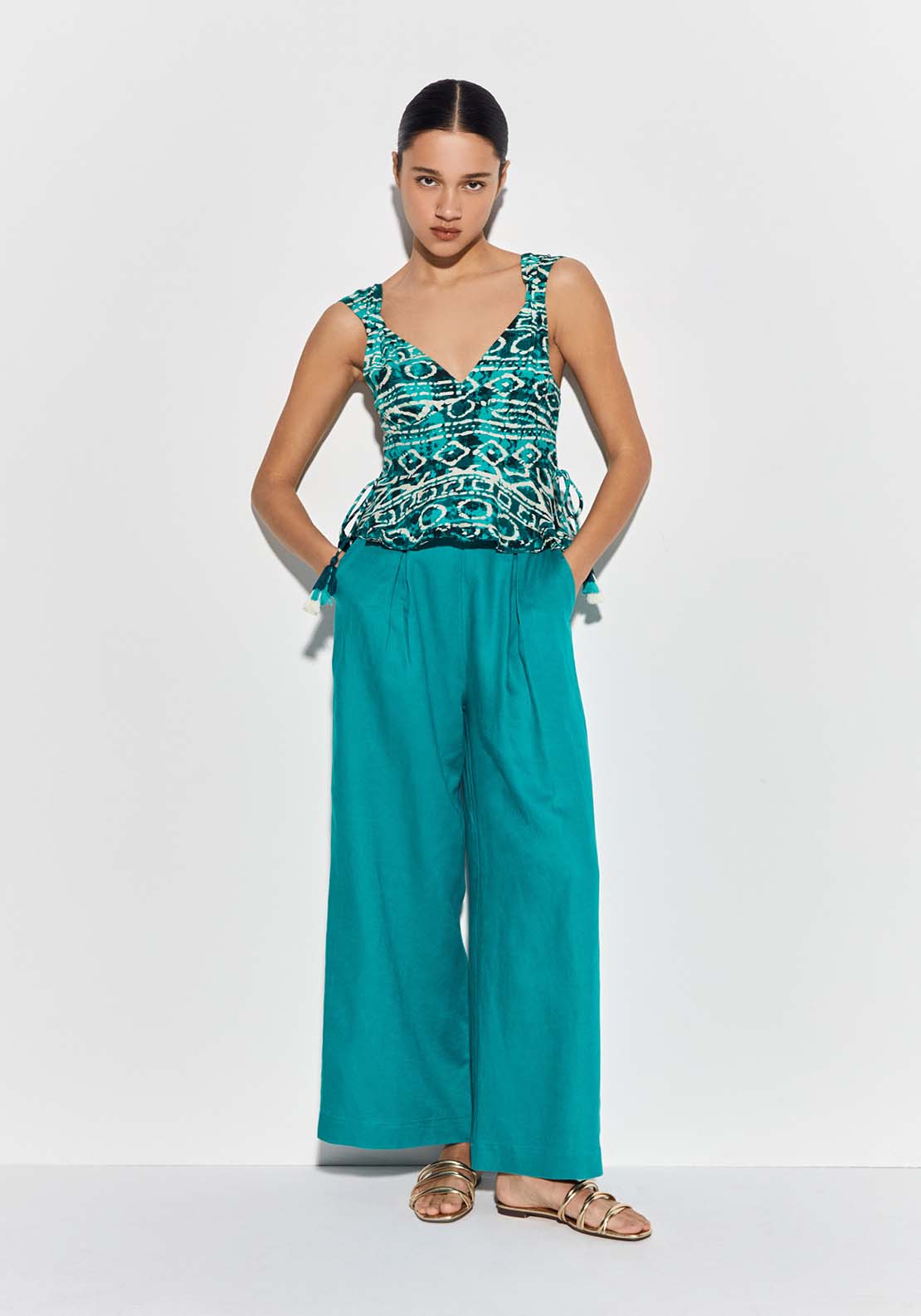 Sfera Printed knot top 2 Shaws Department Stores