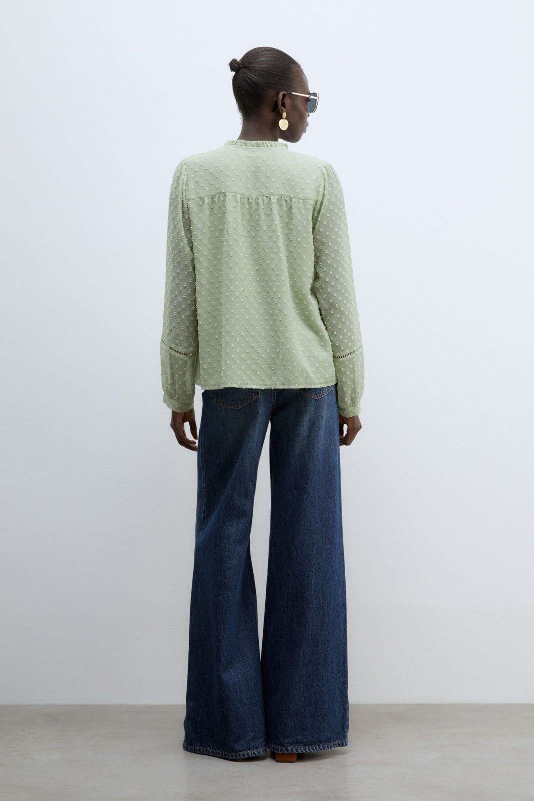 Sfera Buttons plumetis shirt - Light Green 4 Shaws Department Stores