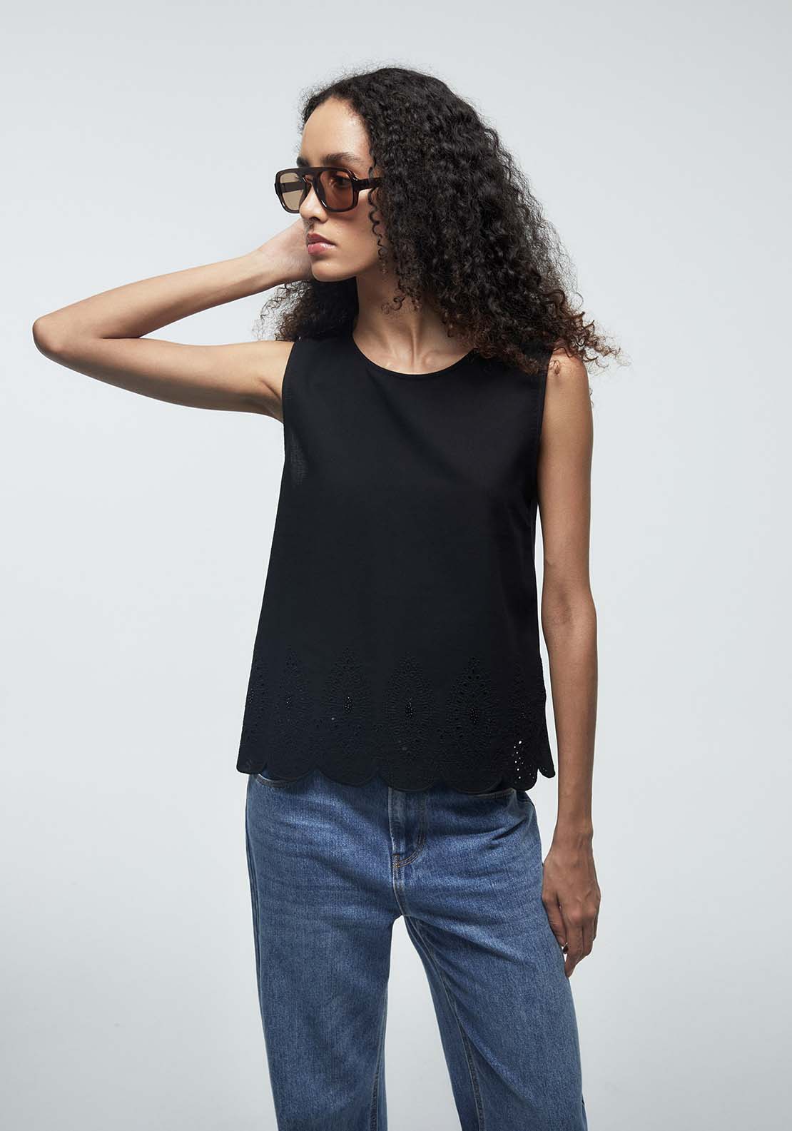 Perforated Top - Black