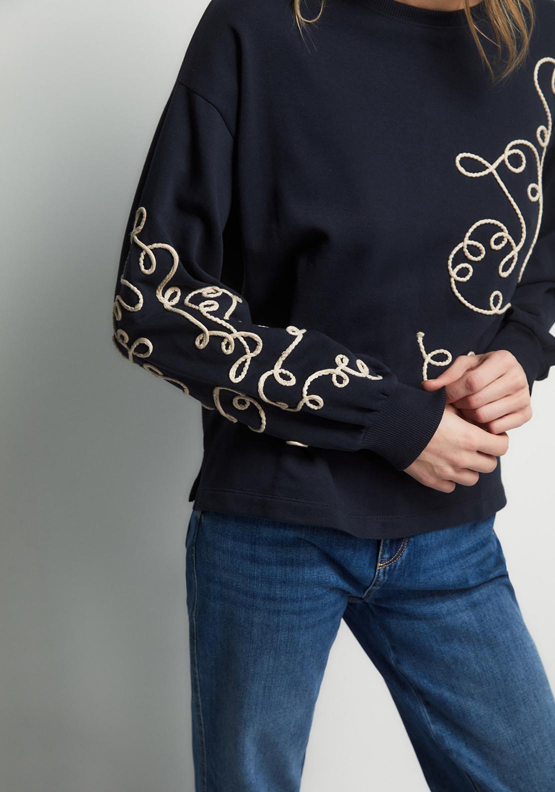 Cord Embroidery Sweatshirt - Blue