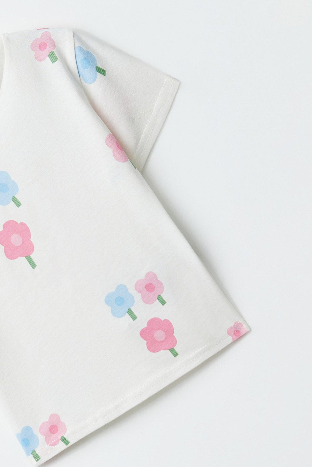 Sfera Flowers T-shirt - White Off 4 Shaws Department Stores