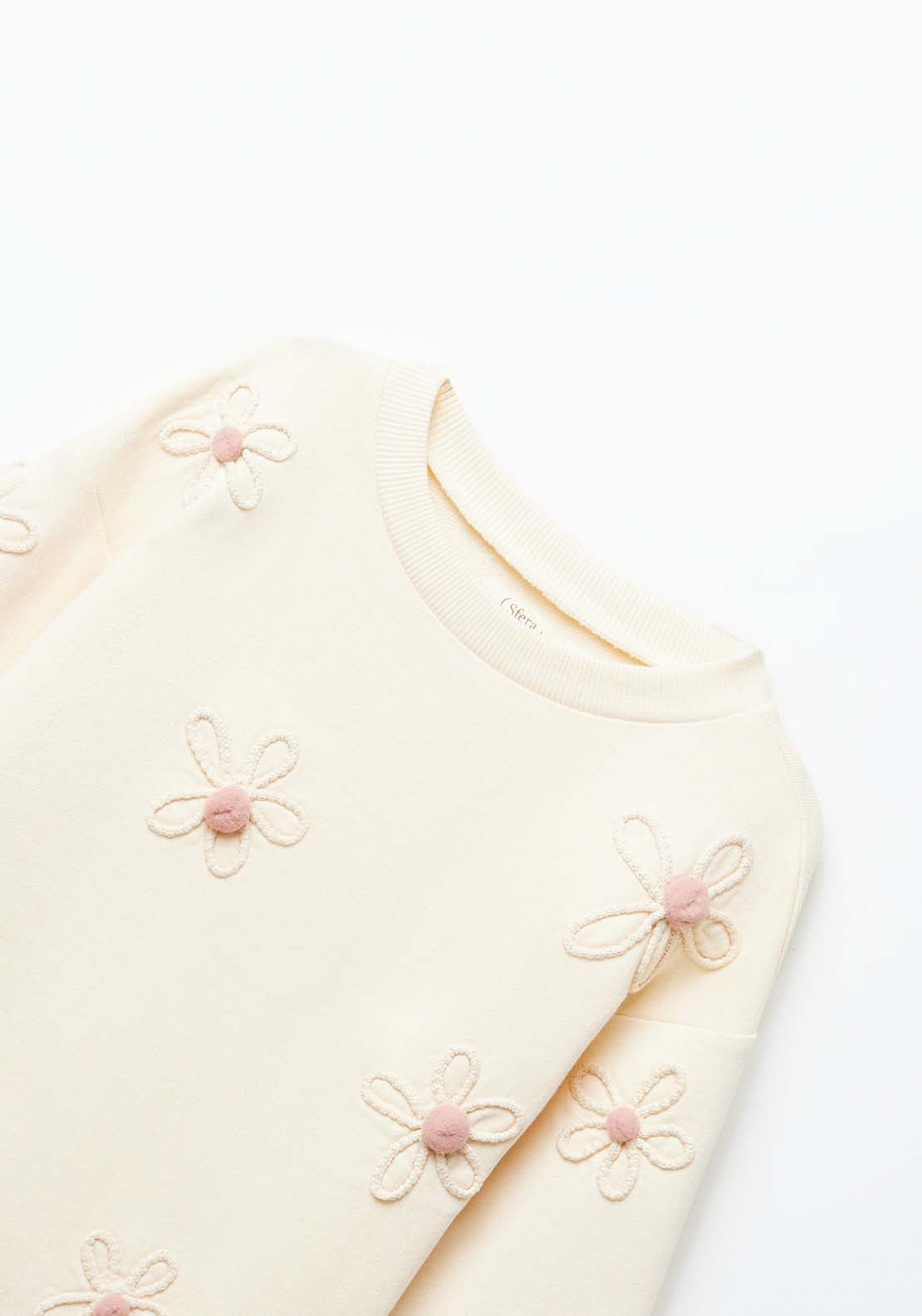 Sfera Flowers sweatshirt - Ivory 7 Shaws Department Stores