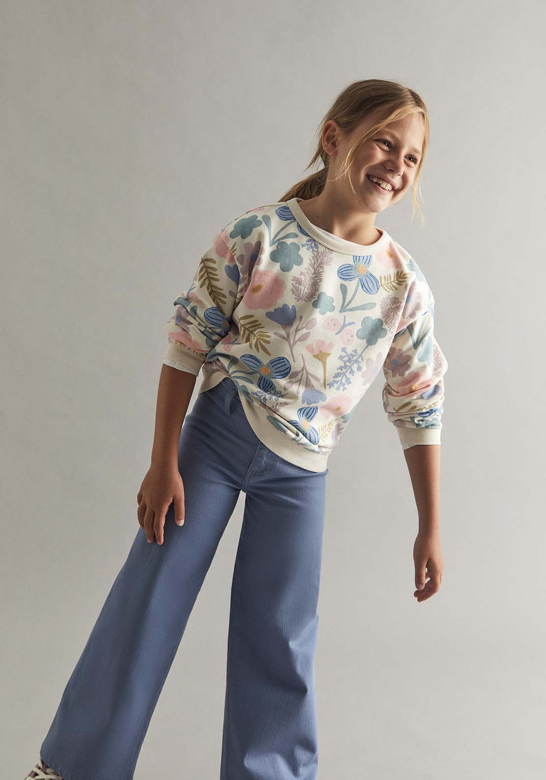 Flowers Printed Sweatshirt - Cream
