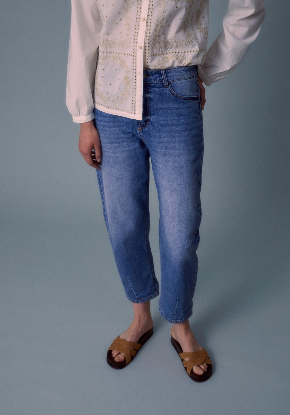 High Waisted Barrel Jeans - Medium Wash