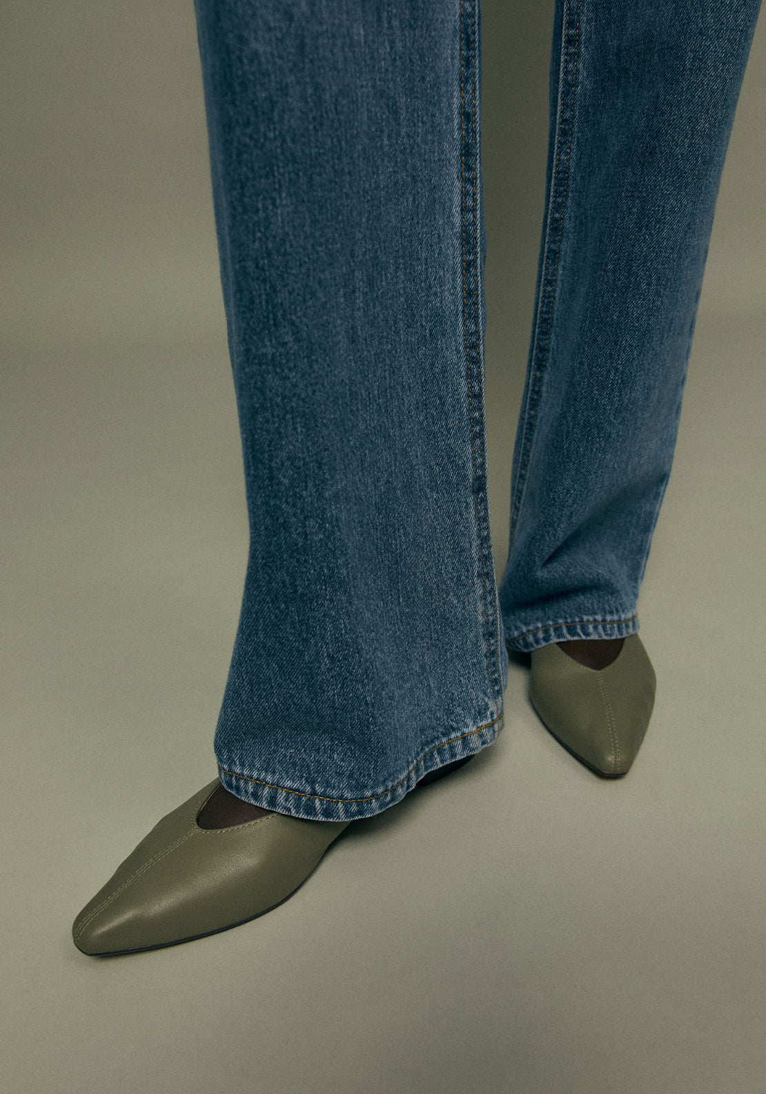 Basic Leather V-Cut Flats - Green