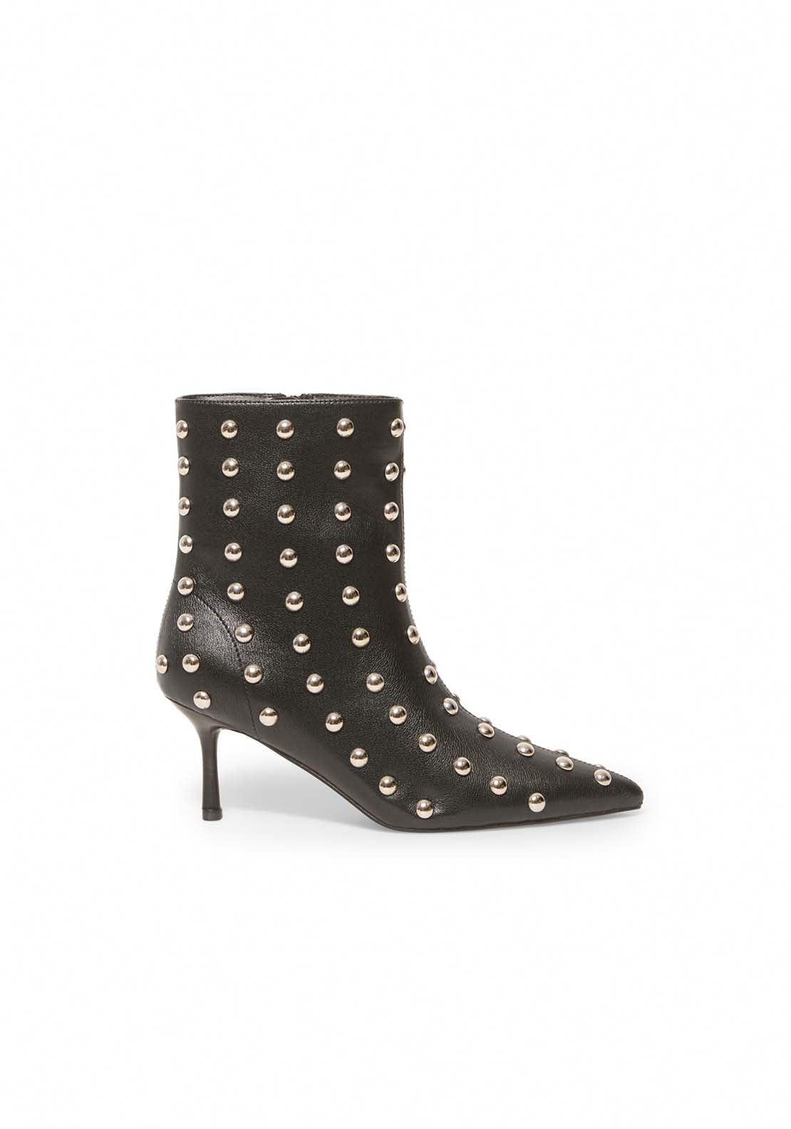 Pointed Boots With Macro Studs - Black