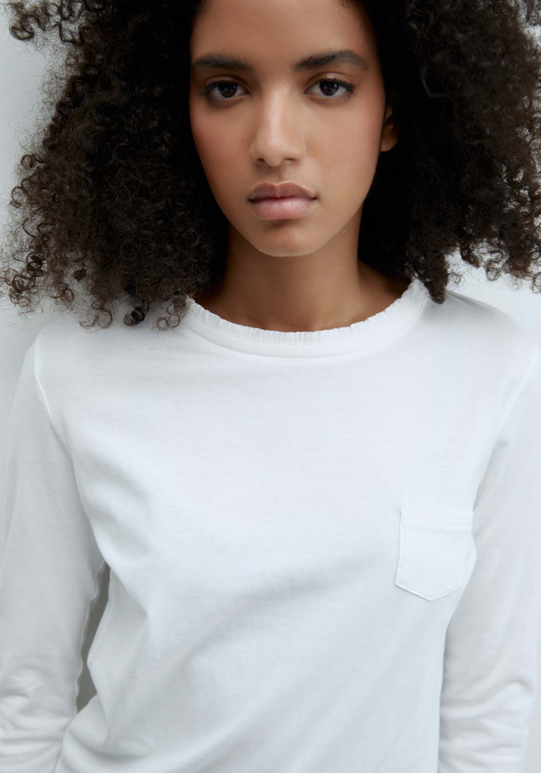 Sfera Pocket Plain Long-Sleeved T-Shirt - White 4 Shaws Department Stores