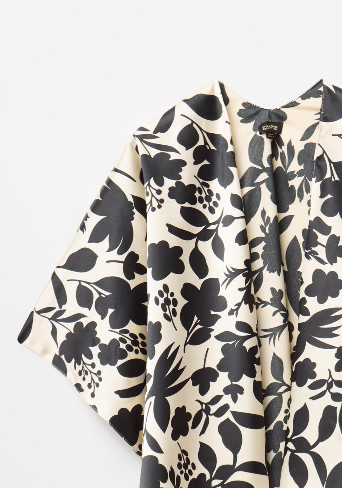 Sfera Bw Flowers Kimono - Ecru 5 Shaws Department Stores