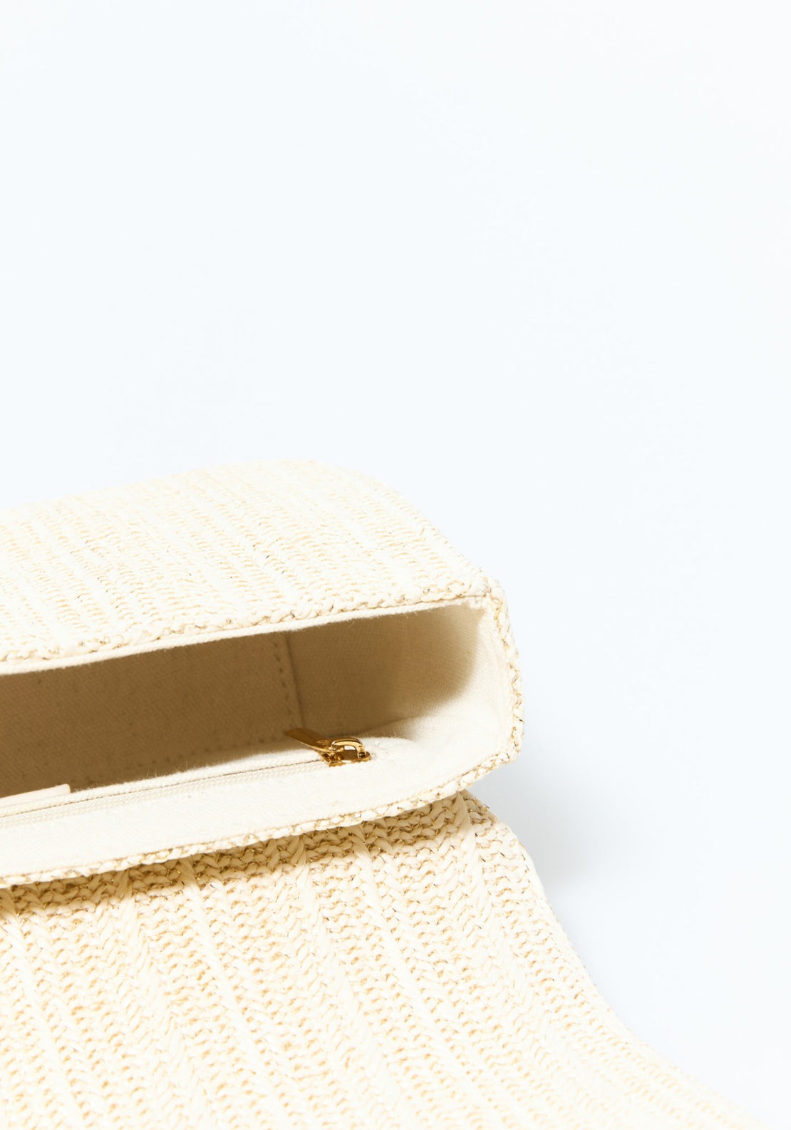 Raffia Crossbody With Clasp - Ecru