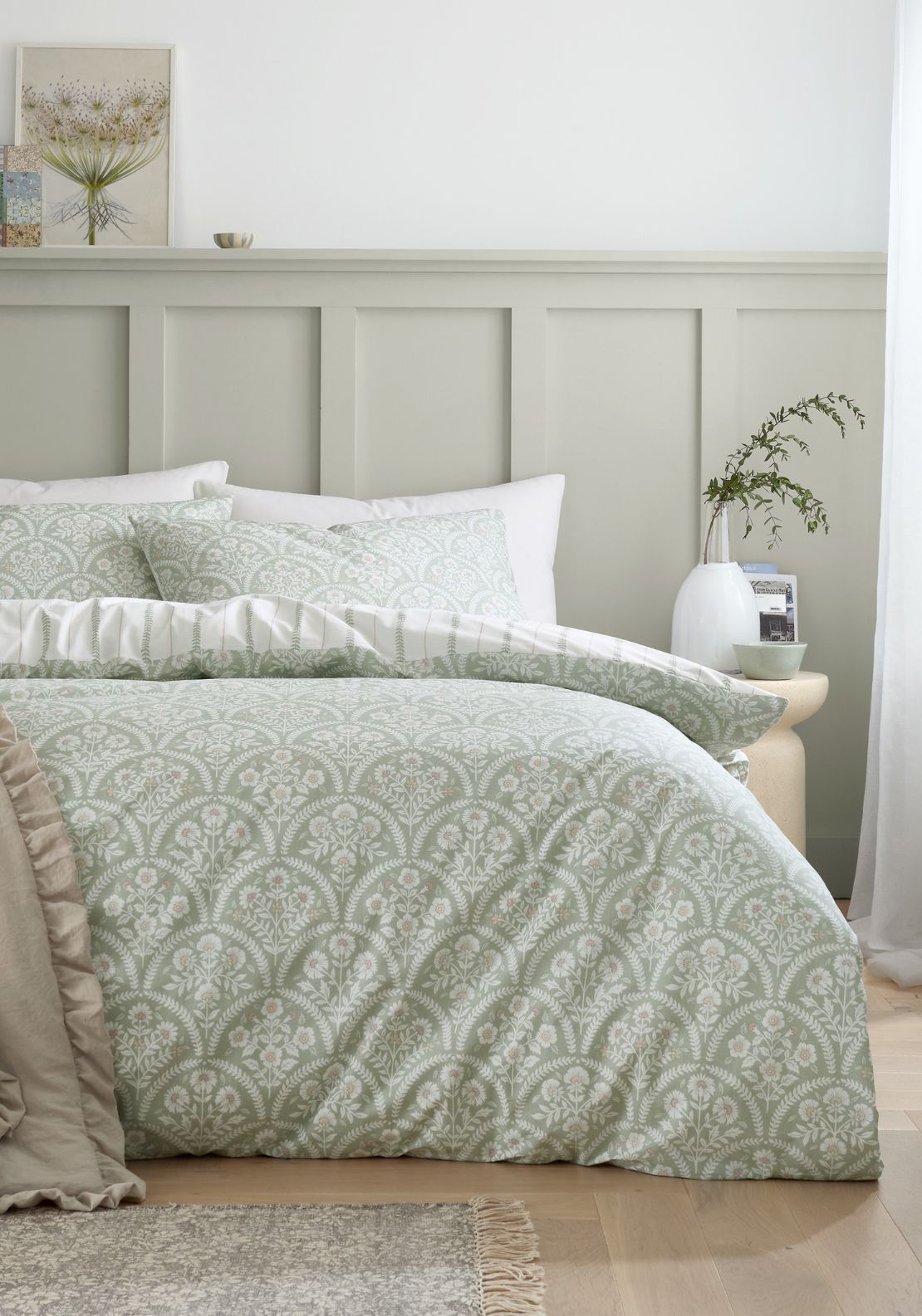 Bianca Scallop Floral 200 Thread Count Reversible Duvet Cover Set - Green 1 Shaws Department Stores