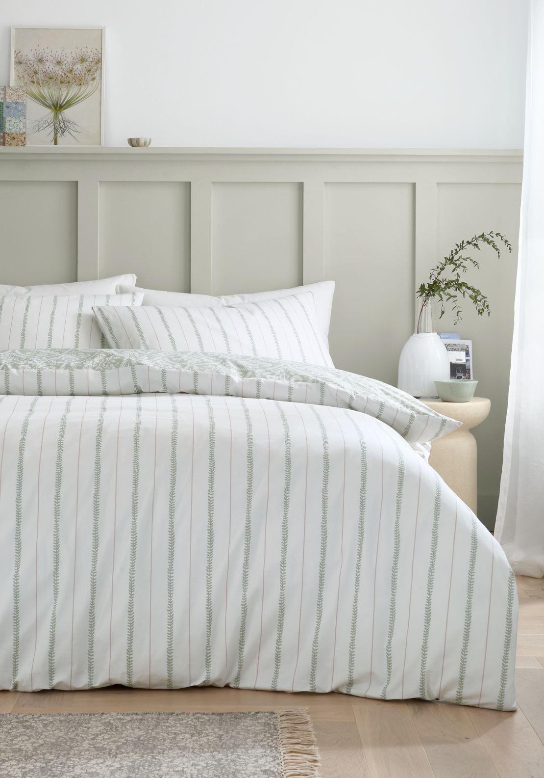 Bianca Scallop Floral 200 Thread Count Reversible Duvet Cover Set - Green 3 Shaws Department Stores