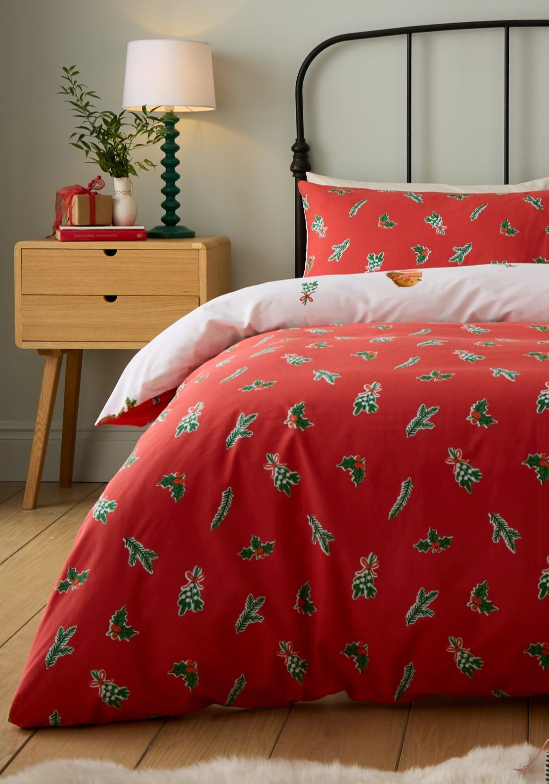 Catherine Lansfield Christmas Robins Reversible Duvet Cover Set - Red 2 Shaws Department Stores