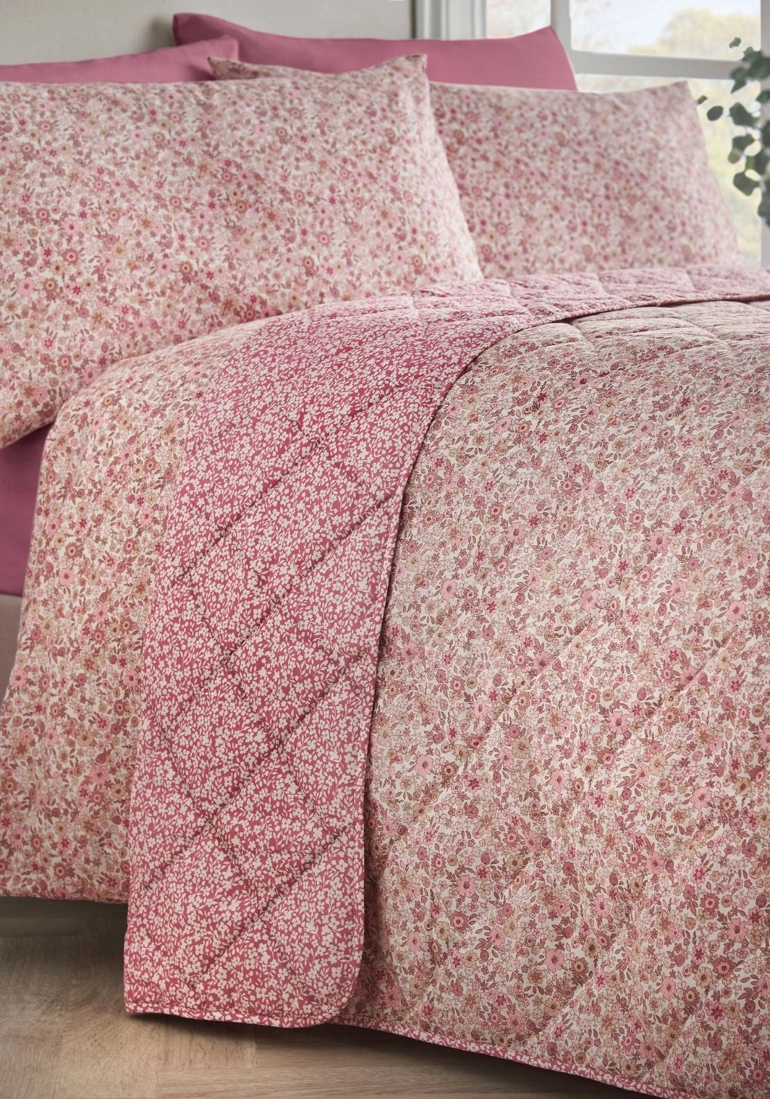 Ditsy Floral Reversible Quilted Bedspread 220cm x 230cm - Pink