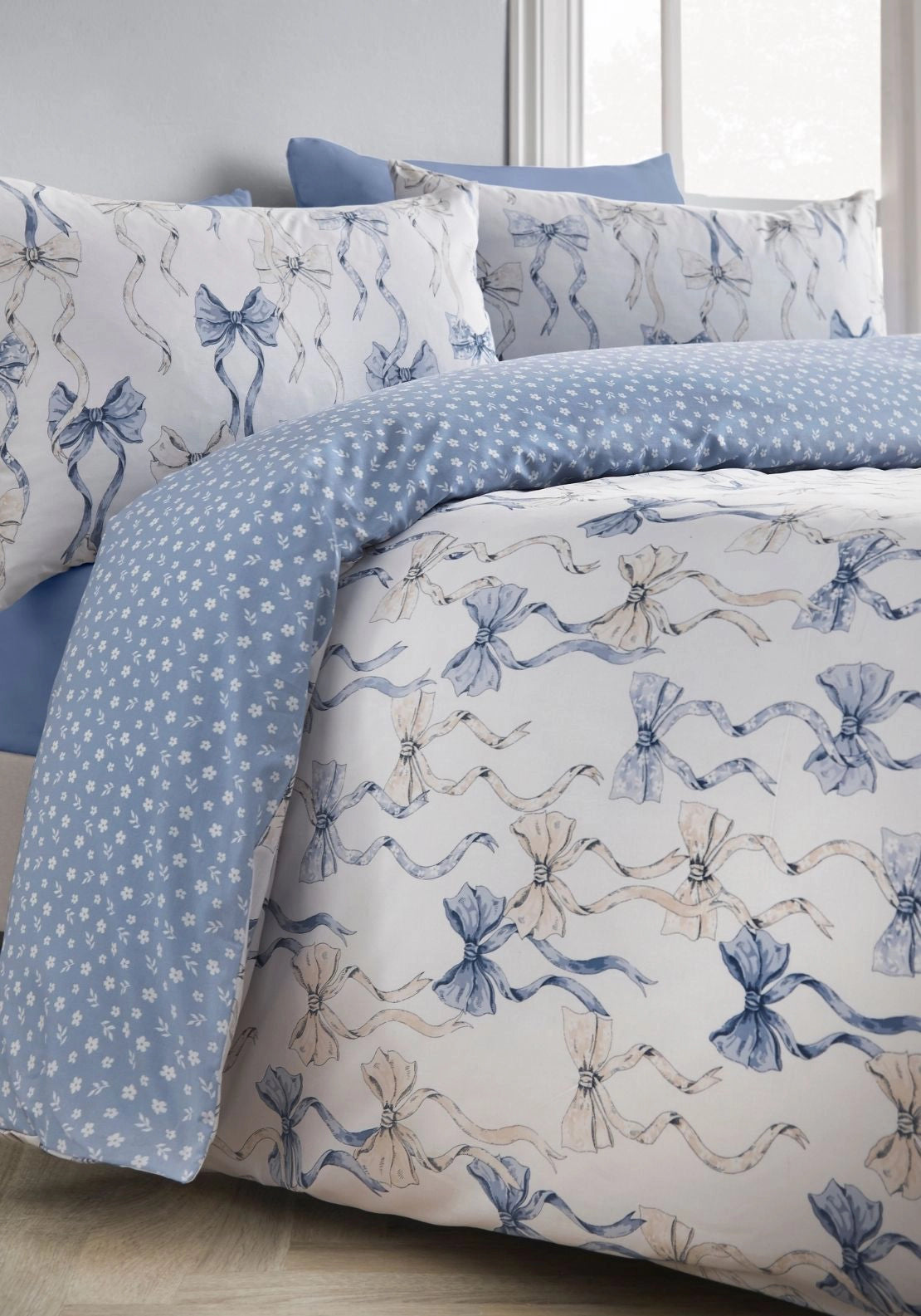 Bow Bliss Reversible Duvet Cover Set - Blue