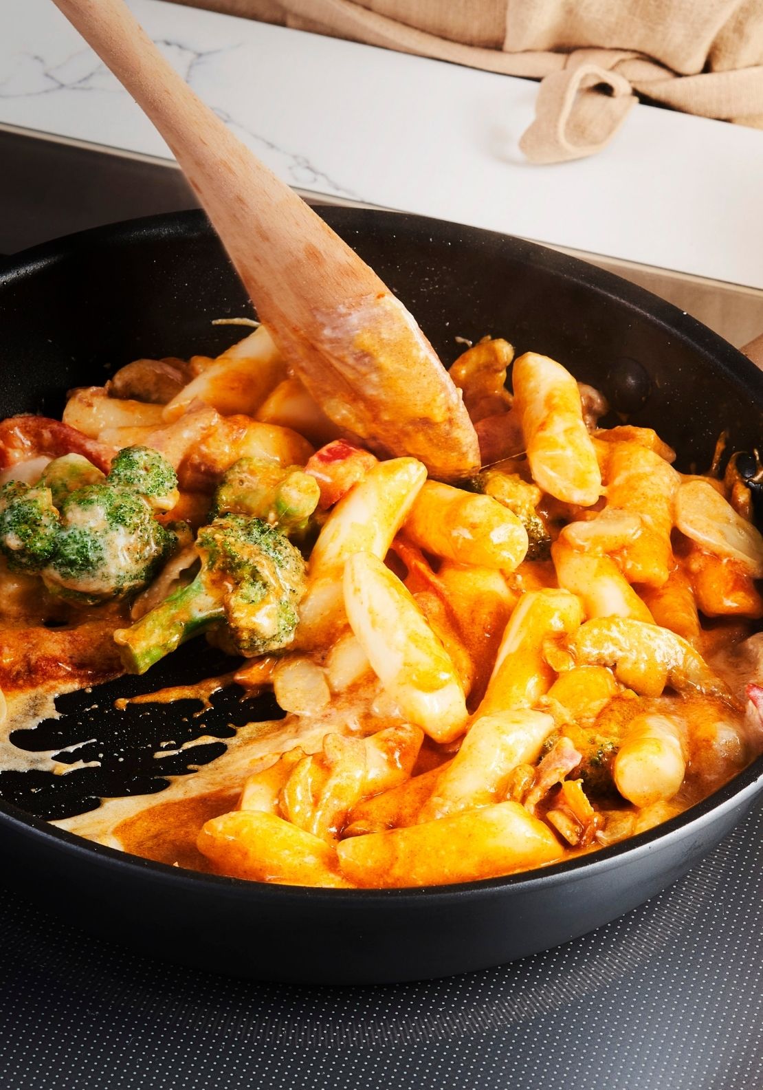 Accent Hard Anodised Frypan - Black