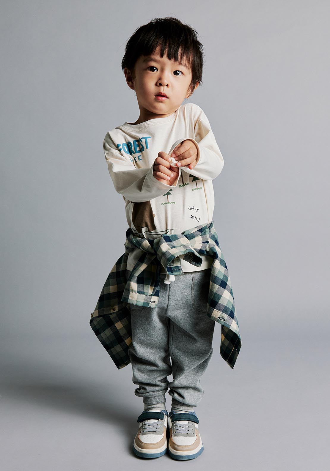 Sfera Bear on a skateboard long-sleeved T-shirt - White 6 Shaws Department Stores