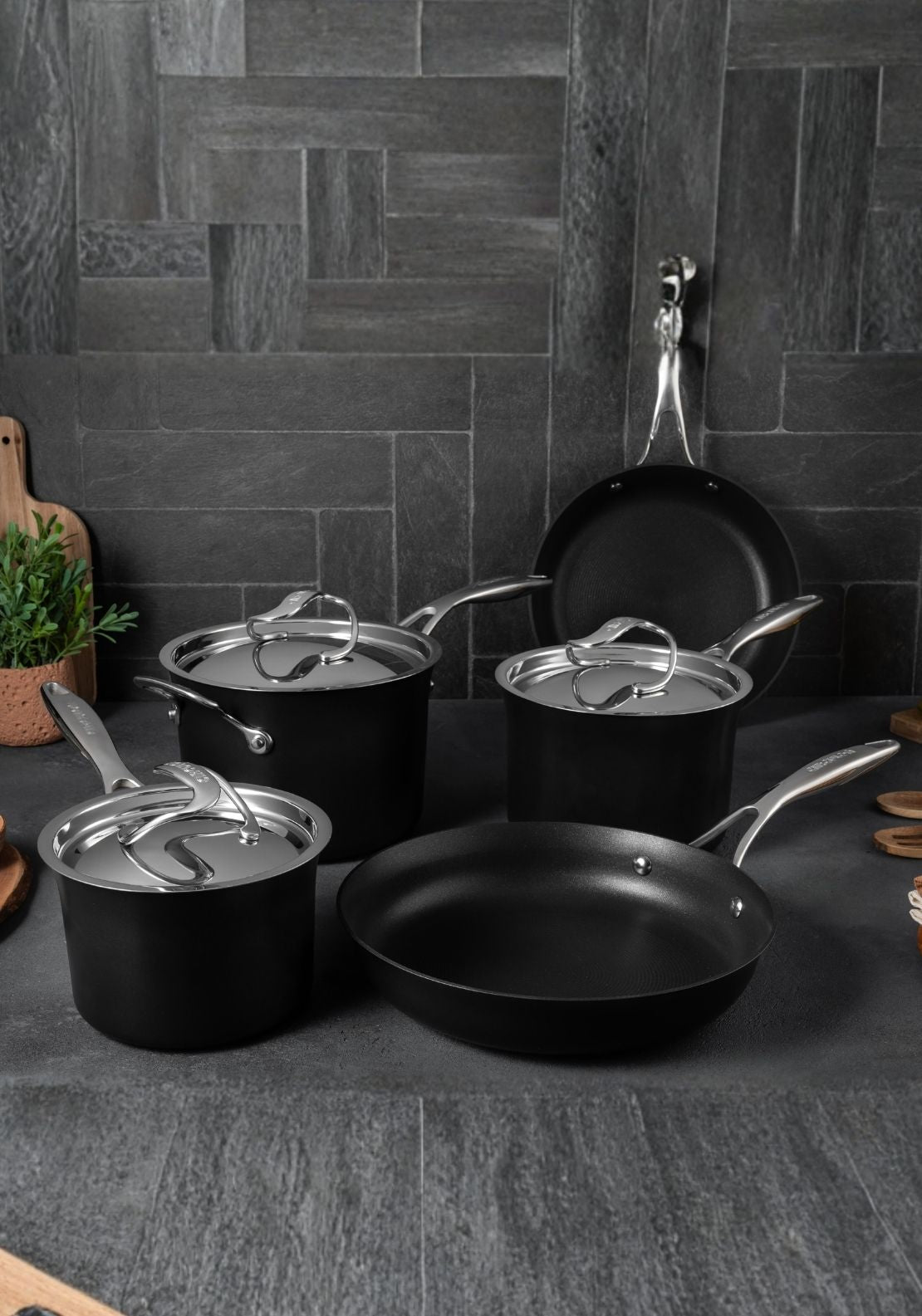 Style Hard Anodised Skillet - Black
