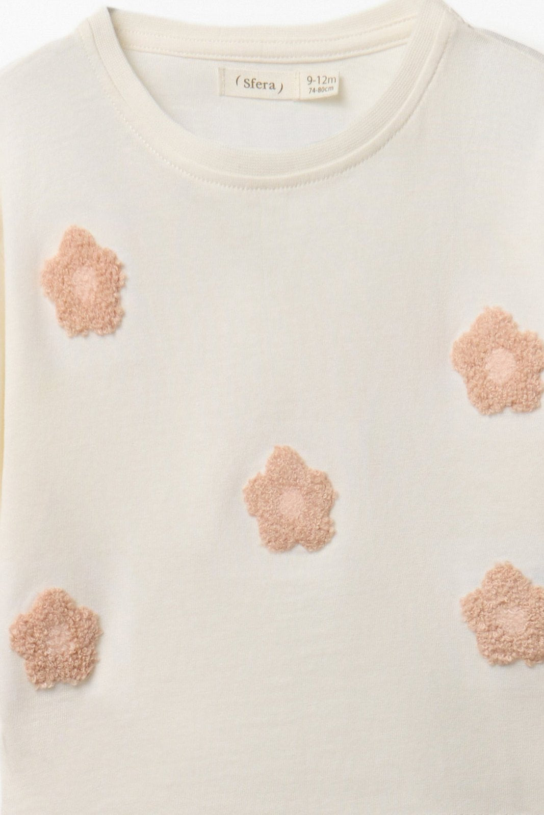 Long-sleeved T-Shirt With Flower Patch Detail - Cream