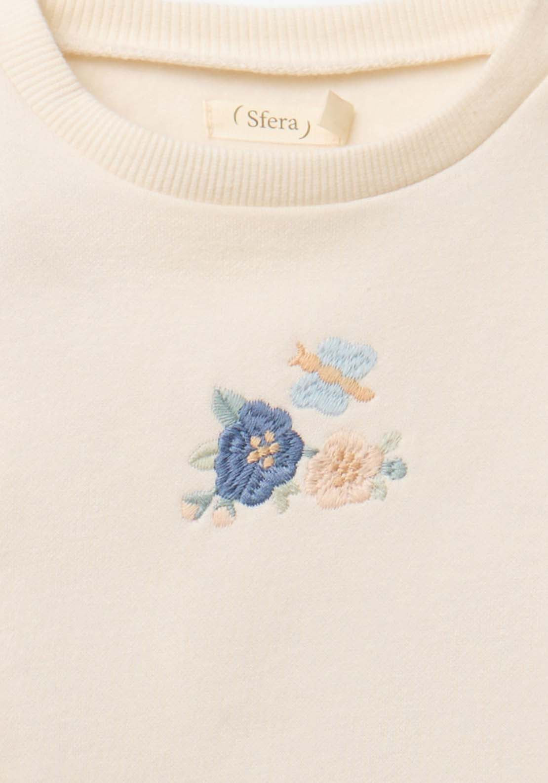 Sweatshirt With Flower Design &amp; Ruffle Detail - Cream