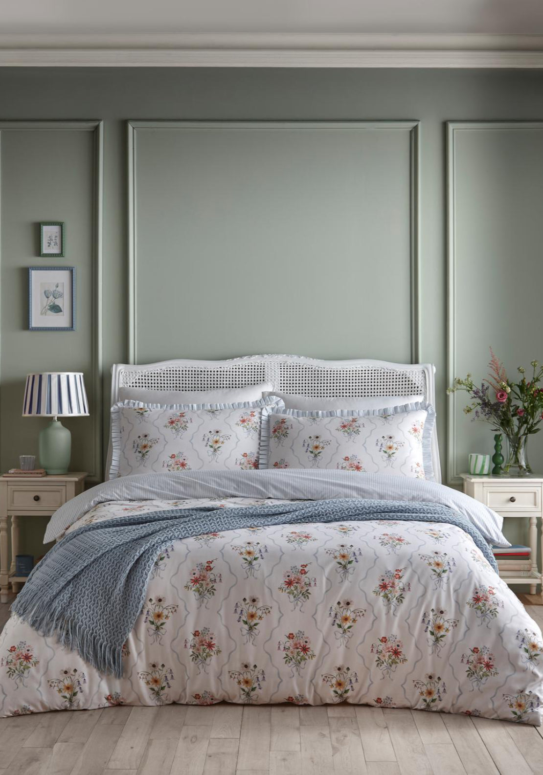 Heather &amp; Ferne 100% Cotton Floral Bouquet Duvet Cover Set - Multi 5 Shaws Department Stores