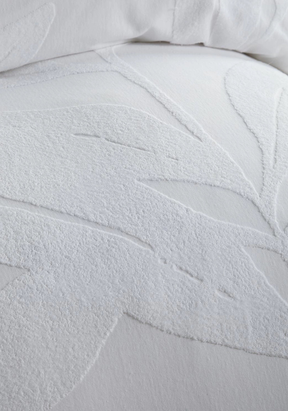 Tufted Leaf Duvet Cover Set - White