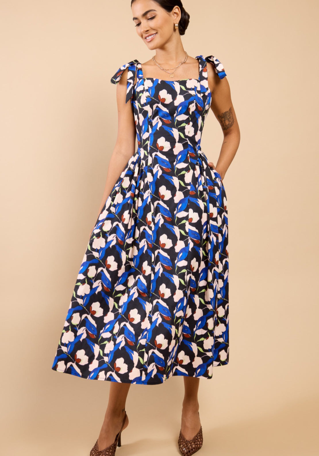 Caprielle Floral Print Tie Strap Dress - Blue Print