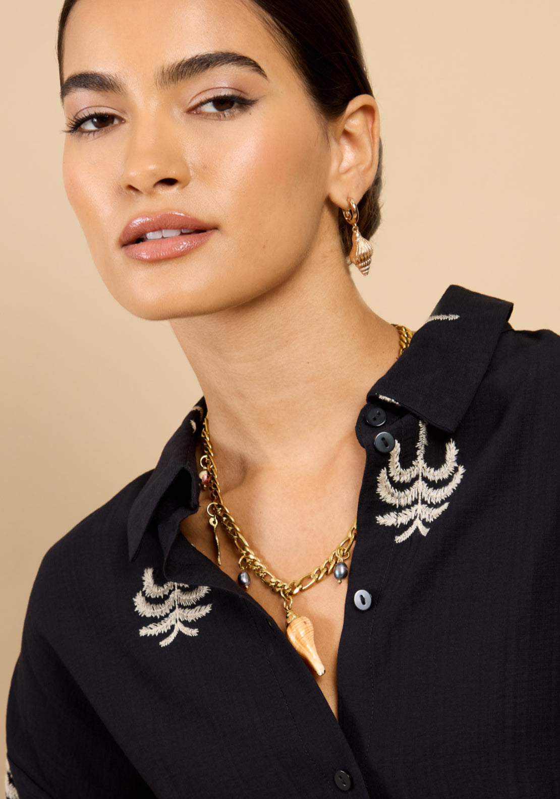 Isla Embroidered Shirt - Black
