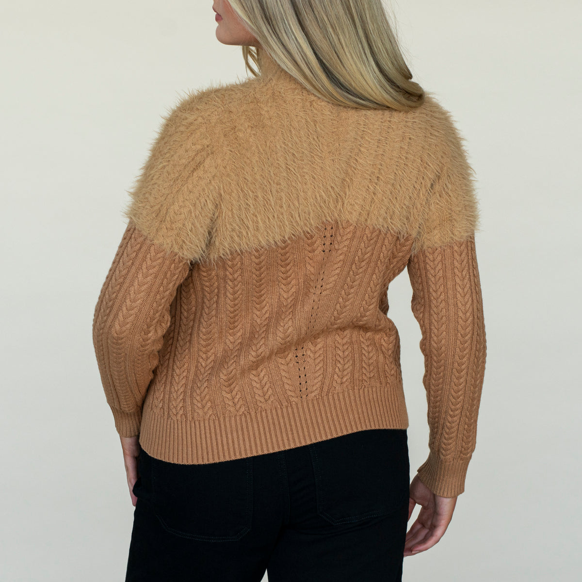 Cable Feather Plain Sweater - Camel