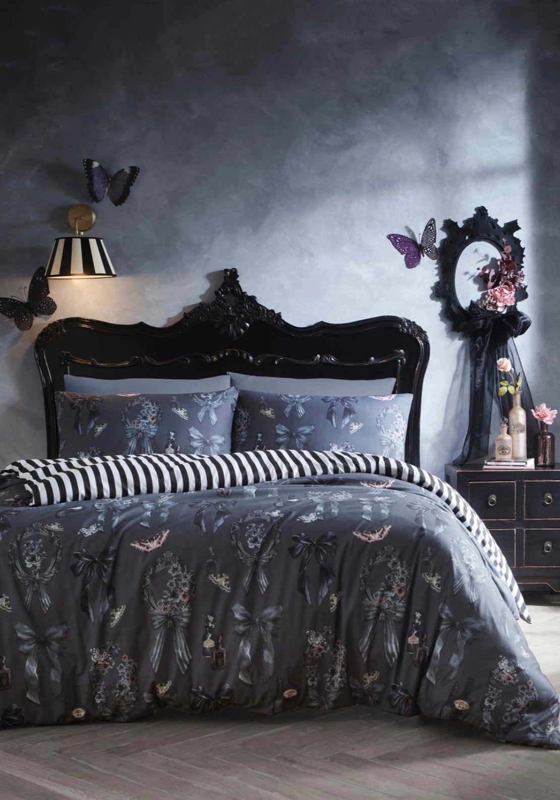 Midnight Skulls Duvet Set - Black