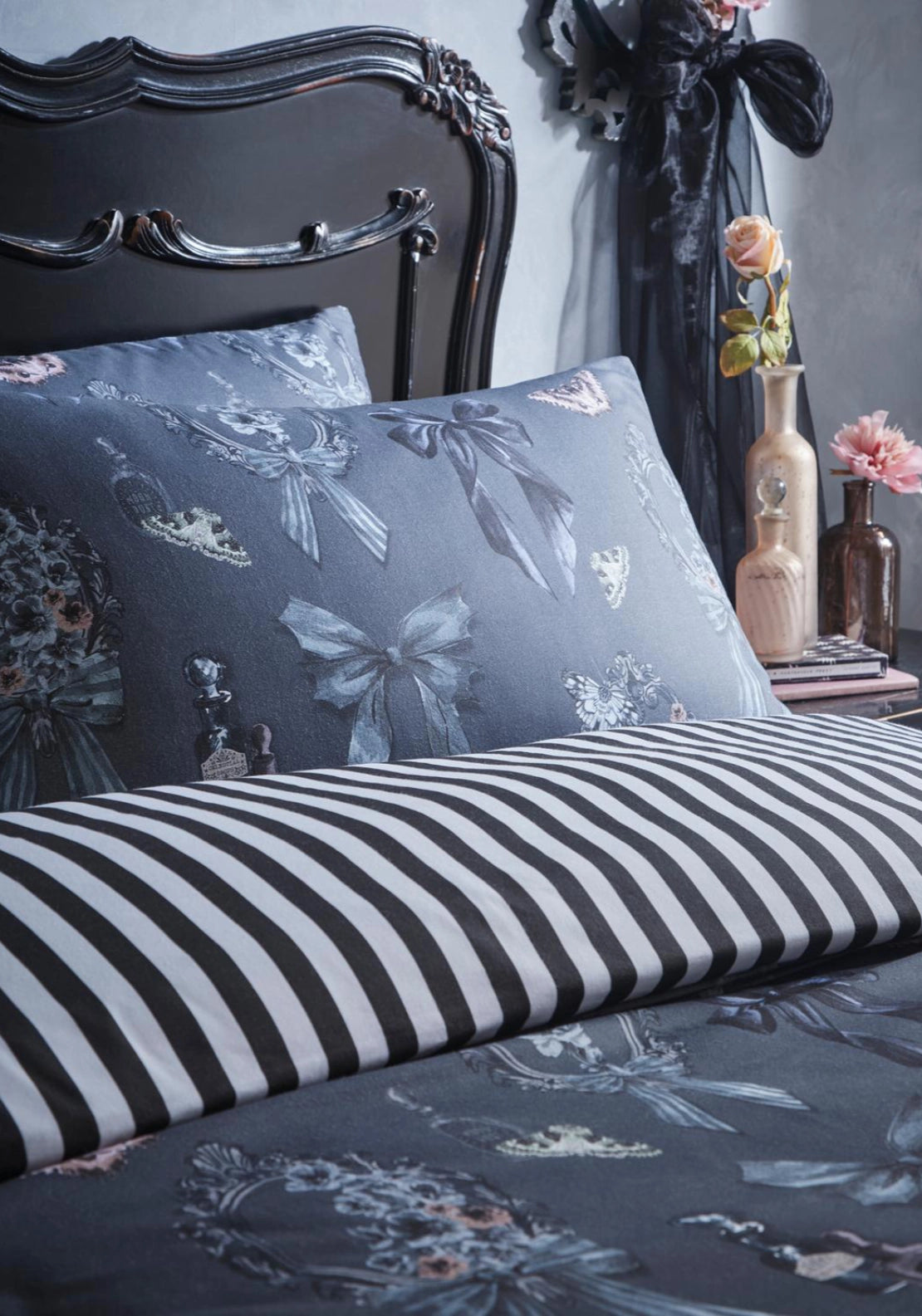 Midnight Skulls Duvet Set - Black