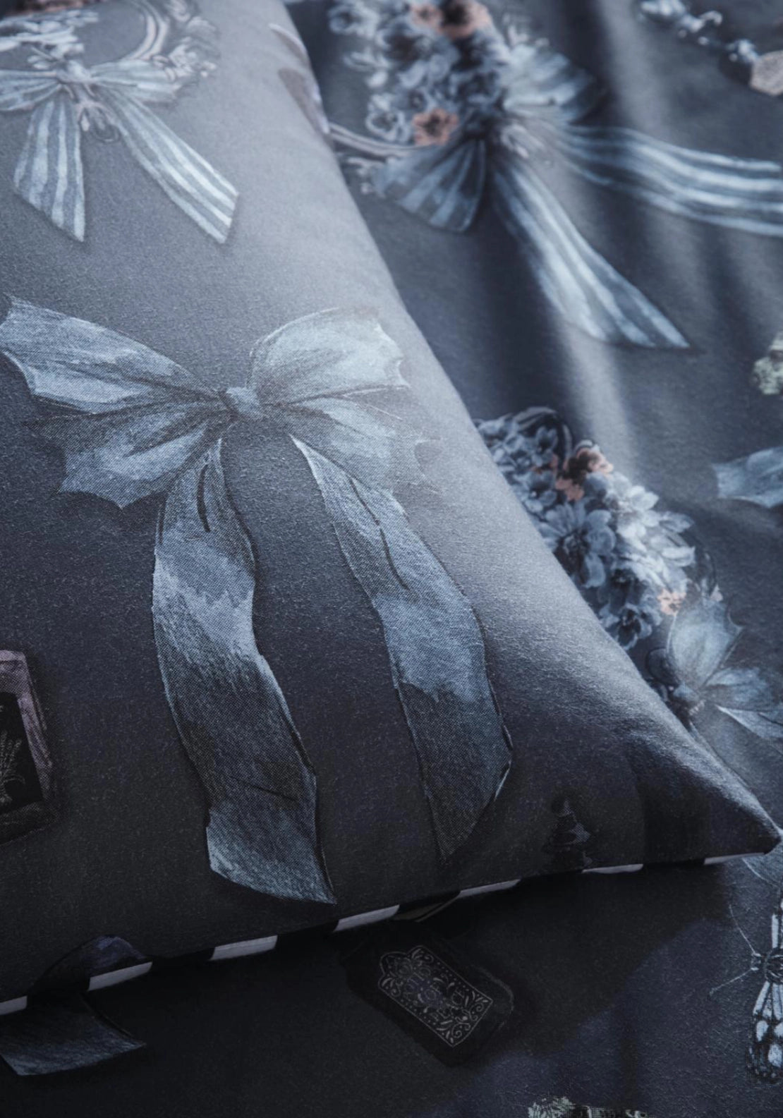 Midnight Skulls Duvet Set - Black
