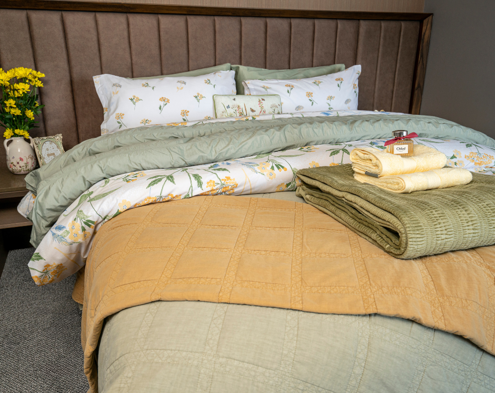 Green Bedding & Bedroom Decor