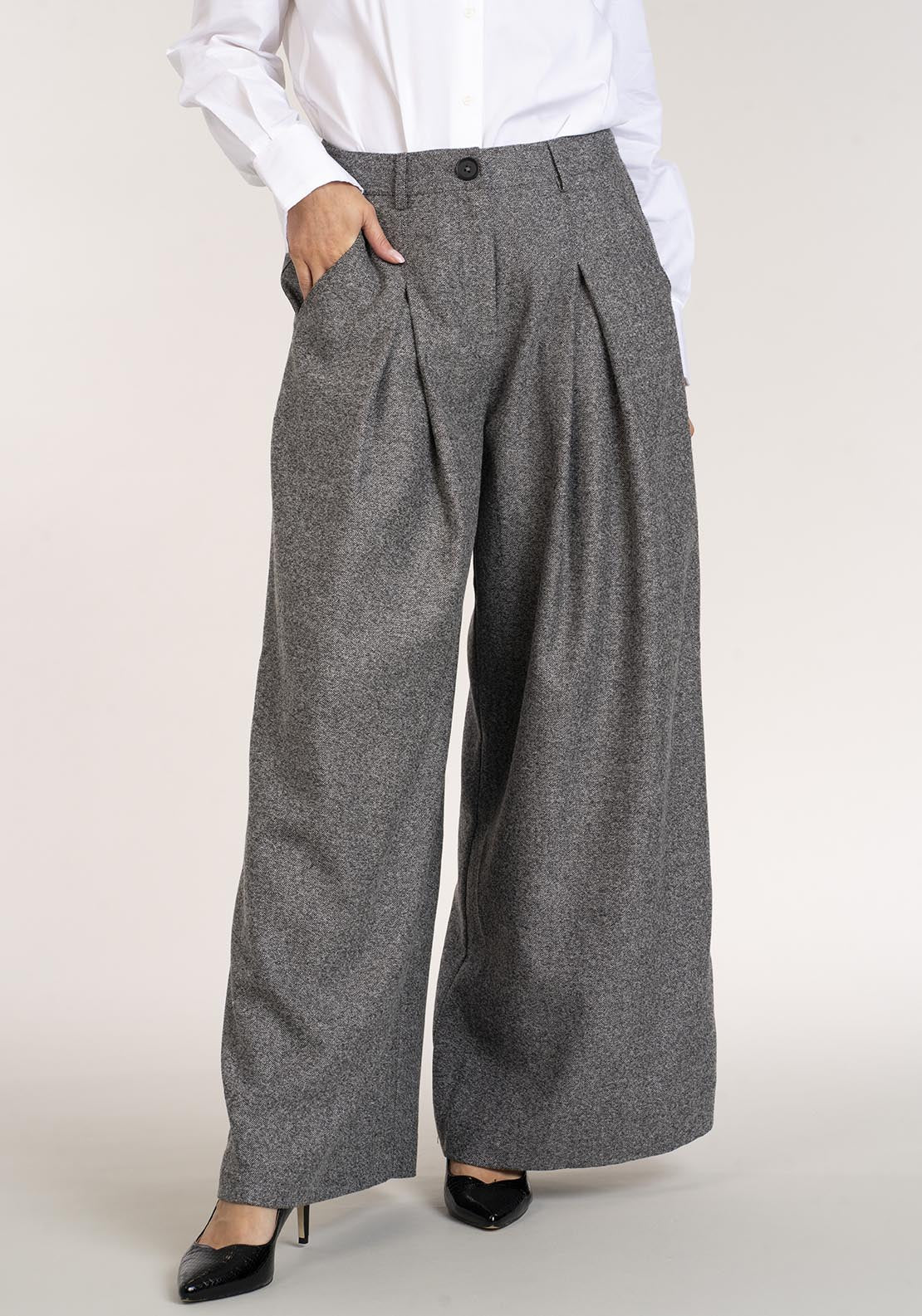 Naoise Wide Leg Pleat Grey Pant - Grey 3 Shaws Department Stores