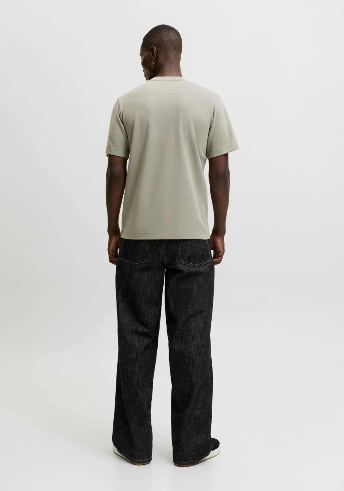 Casual Graphic Tee - Vetiver