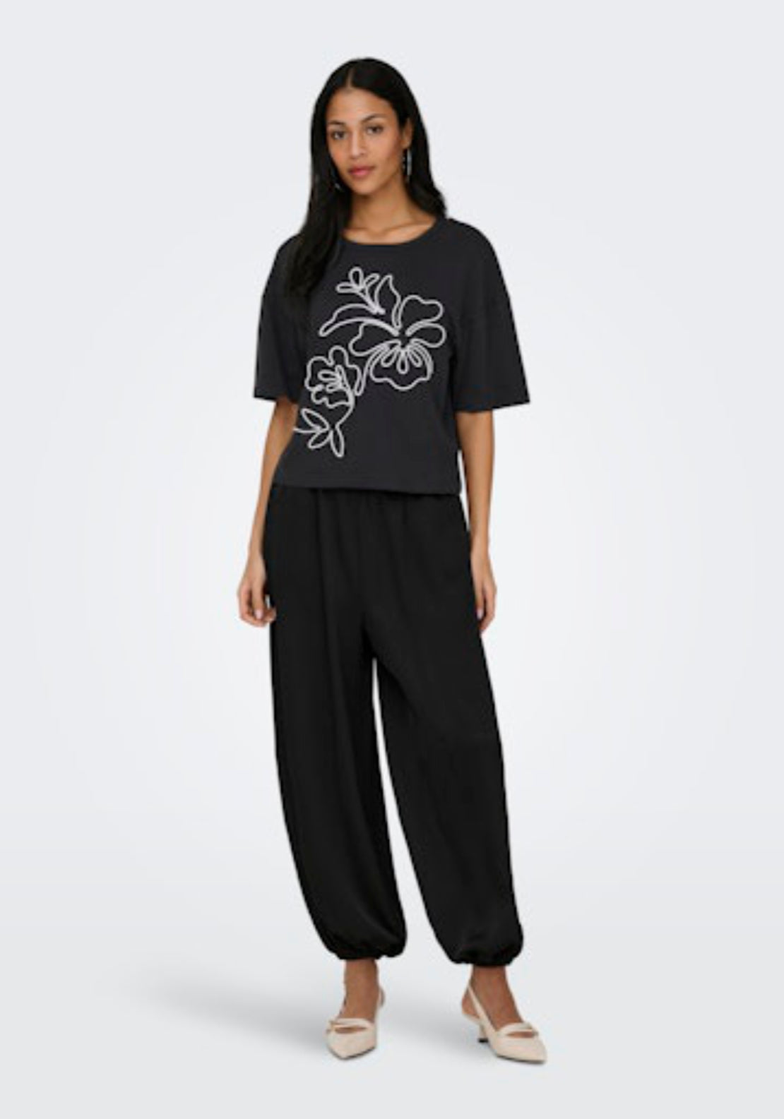 Jdy Cally Life Short Sleeve Top - Black/white Flower 7 Shaws Department Stores